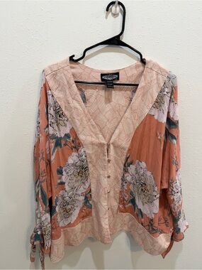 Women's Floral Button-Front Blouse in Peach